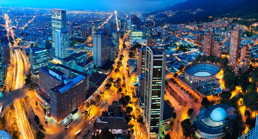 Bogotá nocturna, una ciudad que trabaja por la conciencia ambiental | Colombia Travel