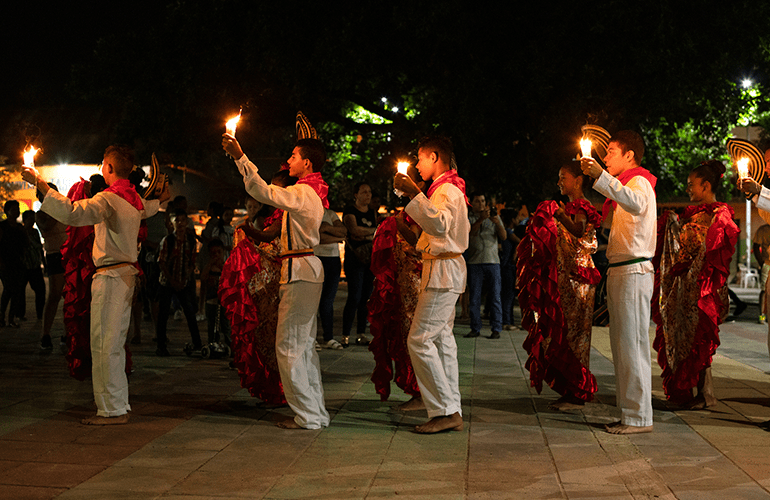 Parejas bailando danzas tradicionales en San Jacinto, Bolívar