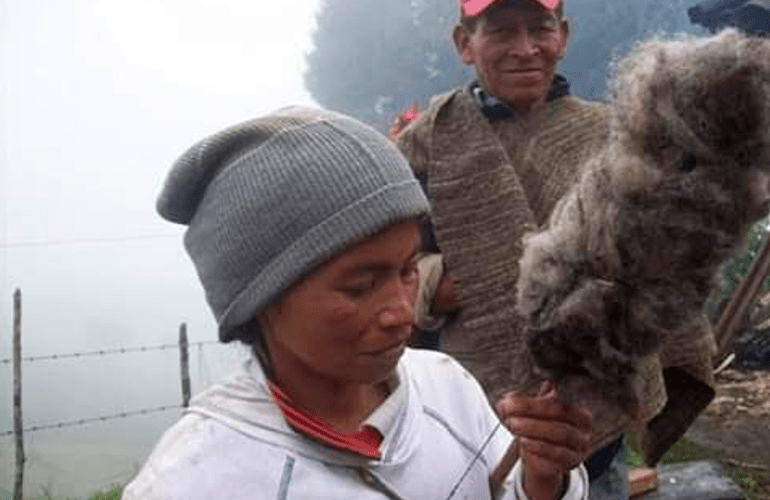 Mujer de la etnia Nasa en Tierradentro, Cauca