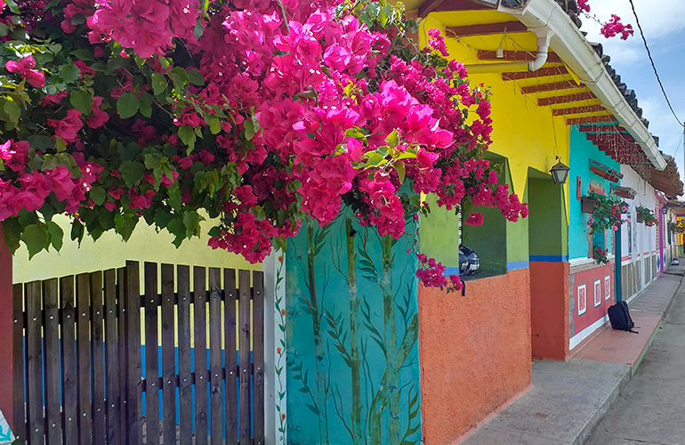 Coloridas casas en Sopetrán, Antioquia