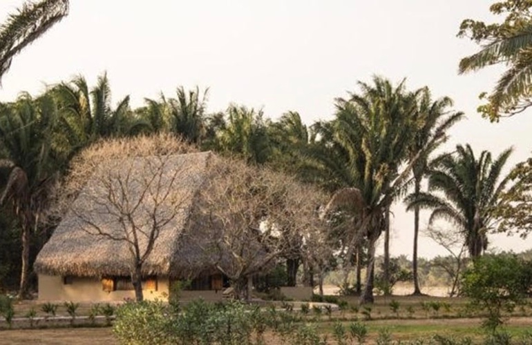 Luxury getaway totally disconnected in Ecolodge.