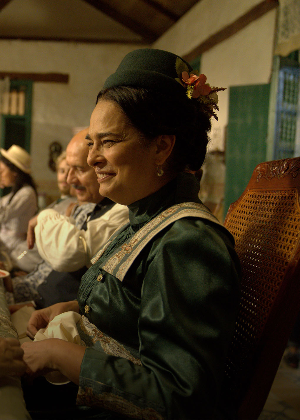 La moda colombiana es protagonista en el Macondo de Netflix