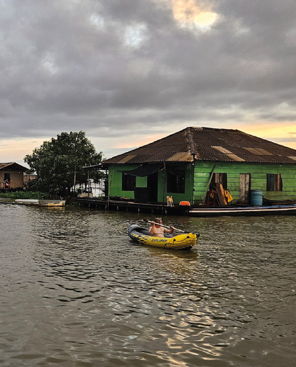 Parcours dans les villages sur pilotis de la Ciénaga Grande, Colombie.