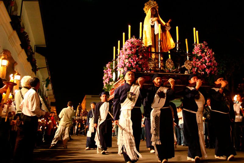 Las procesiones de Semana Santa de Popayán son una de las tradiciones más famosas de Colombia  | Colombia Travel