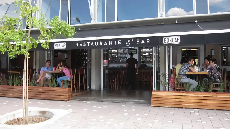 Dégustez un ragoût de crevettes au restaurant Bonuar à Medellín