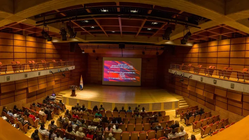 Uno de los grandes auditorios de Bogotá para Eventos en Colombia