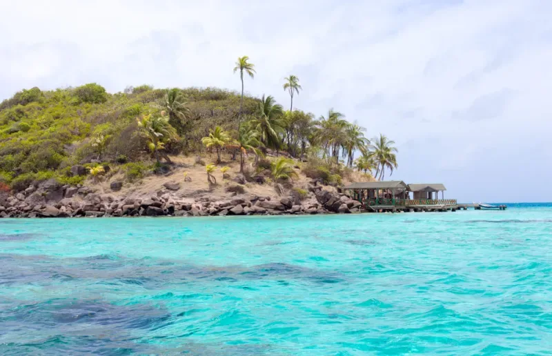 Small island of Cayo Cangrejo in Providencia | Colombia Travel