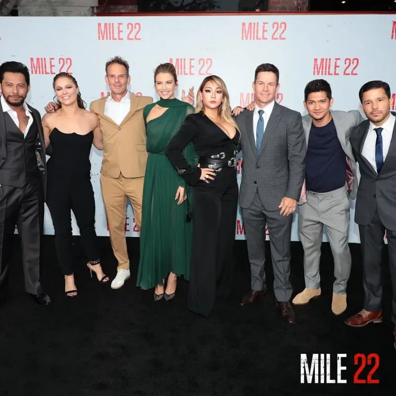 Elenco de la película Milla 22 grabada en Bogotá Colombia