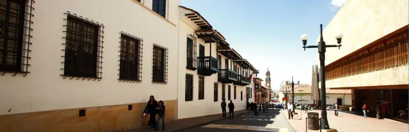 Calles del centro de Bogotá cerca al Museo Santa Clara 