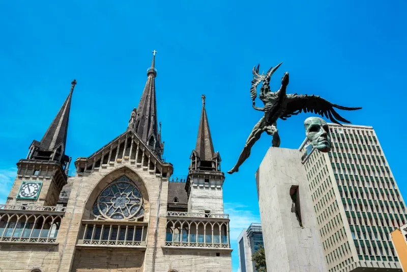 Monumento de Bolibar Condor