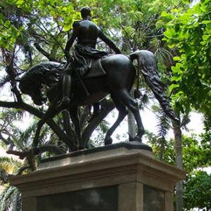 Simon Bolivar's statue in Cartagena's Bolívar Park