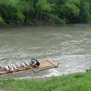 Bootsfahrt auf dem Fluss La Vieja