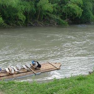 Bootsfahrt auf dem Fluss La Vieja