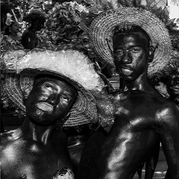 Die kulturellen Praktiken der Afro-Nachfahren haben die kolumbianische Tradition genährt und sie mit Musik, Gastronomie, Tänzen, Flechtwerk und Frisuren gefüllt