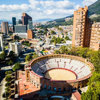 Vista panorámica de la ciudad de Bogotá, un destino que ofrece una amplia gama de actividades LGBT