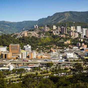Vista panorámica de la ciudad de Medellín, un destino especializado en turismo LGBT
