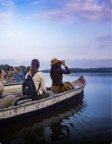 Mujeres en canoa - Barranquilla